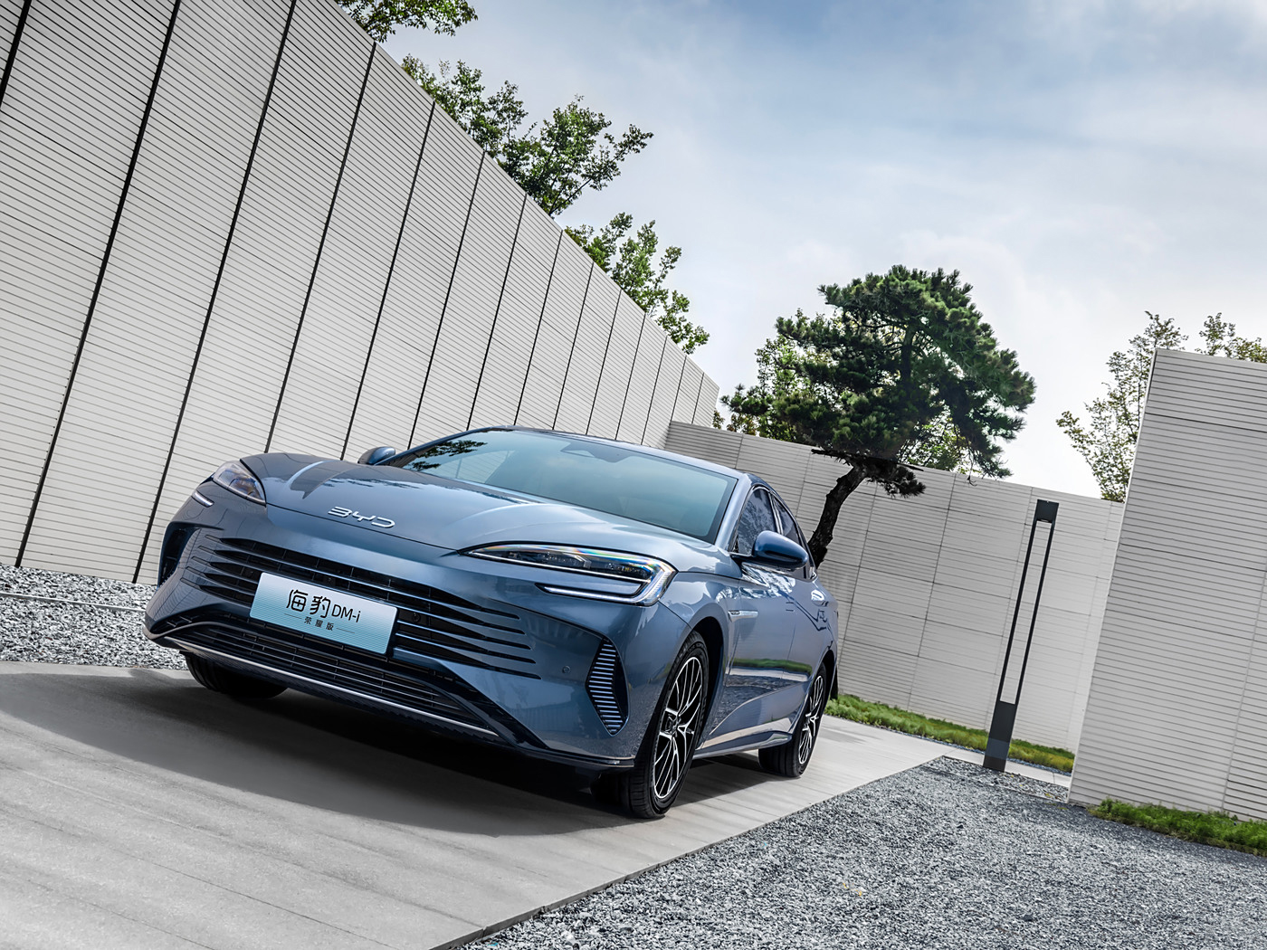 李云飞：比亚迪兆瓦闪充、三万转电机技术过于先进 很多人不相信