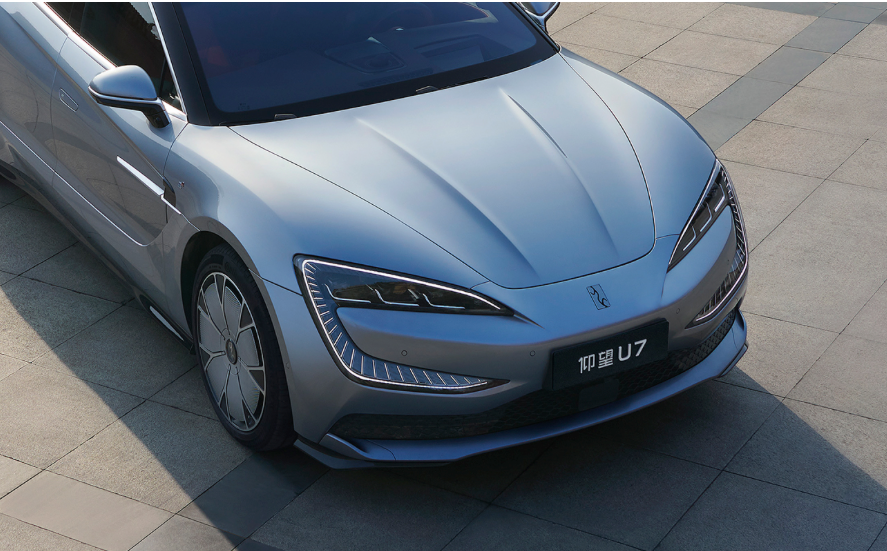 性能科技两手抓！传统豪华车怕不怕？一文带你看懂仰望U7
