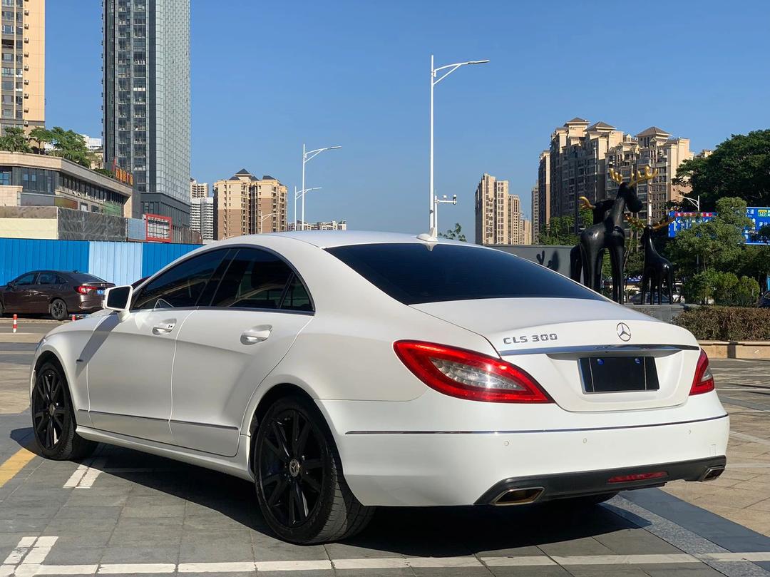 现购平行进口奔驰GLS墨版享20.8万优惠 最低99万