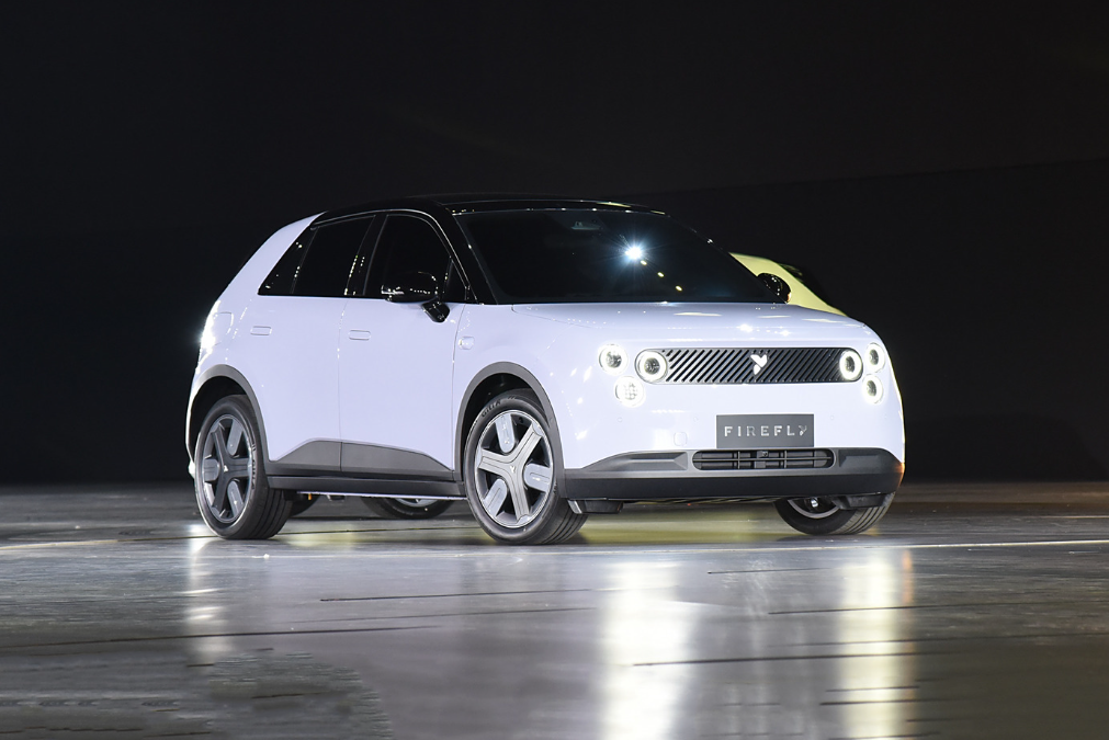 空间魔术师!Firefly萤火虫内饰首秀:全车27处储藏空间