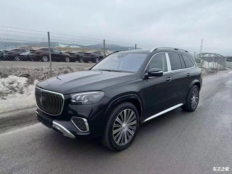 成都奔驰V级欧版促销50万起 欢迎上门试驾