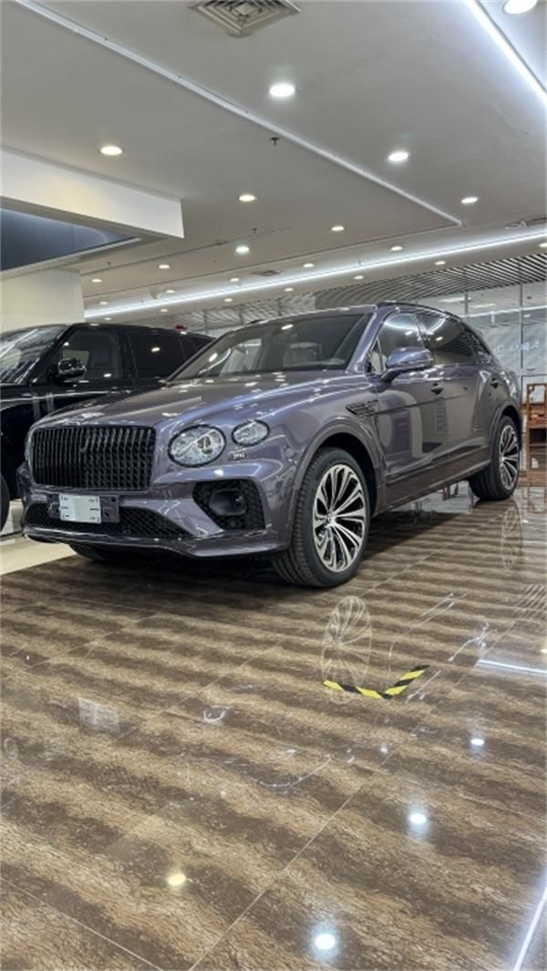 宾利添越最新报价276万起 欢迎前来试驾