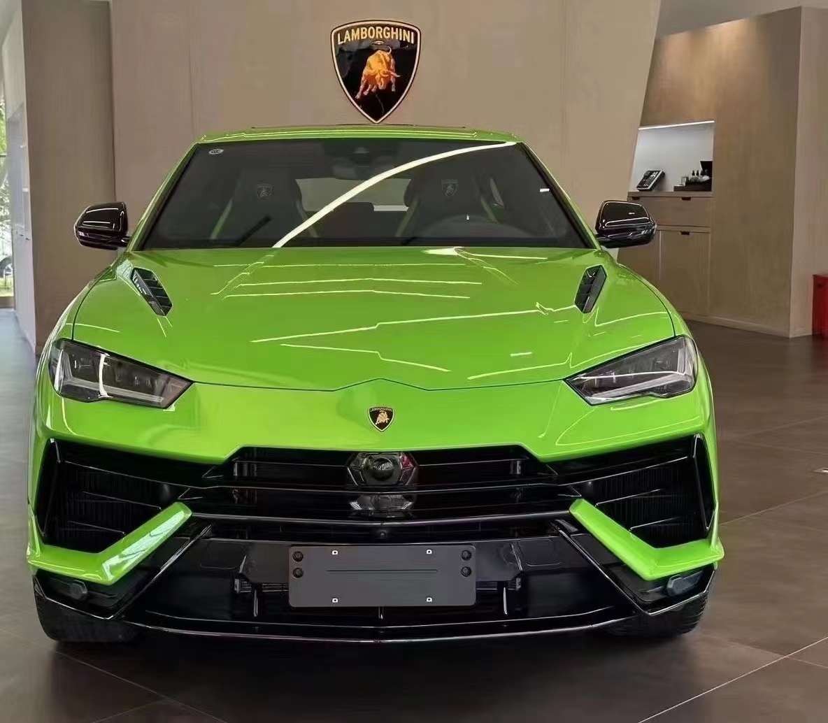 兰博基尼Urus限时优惠5.4万 欢迎前来试驾