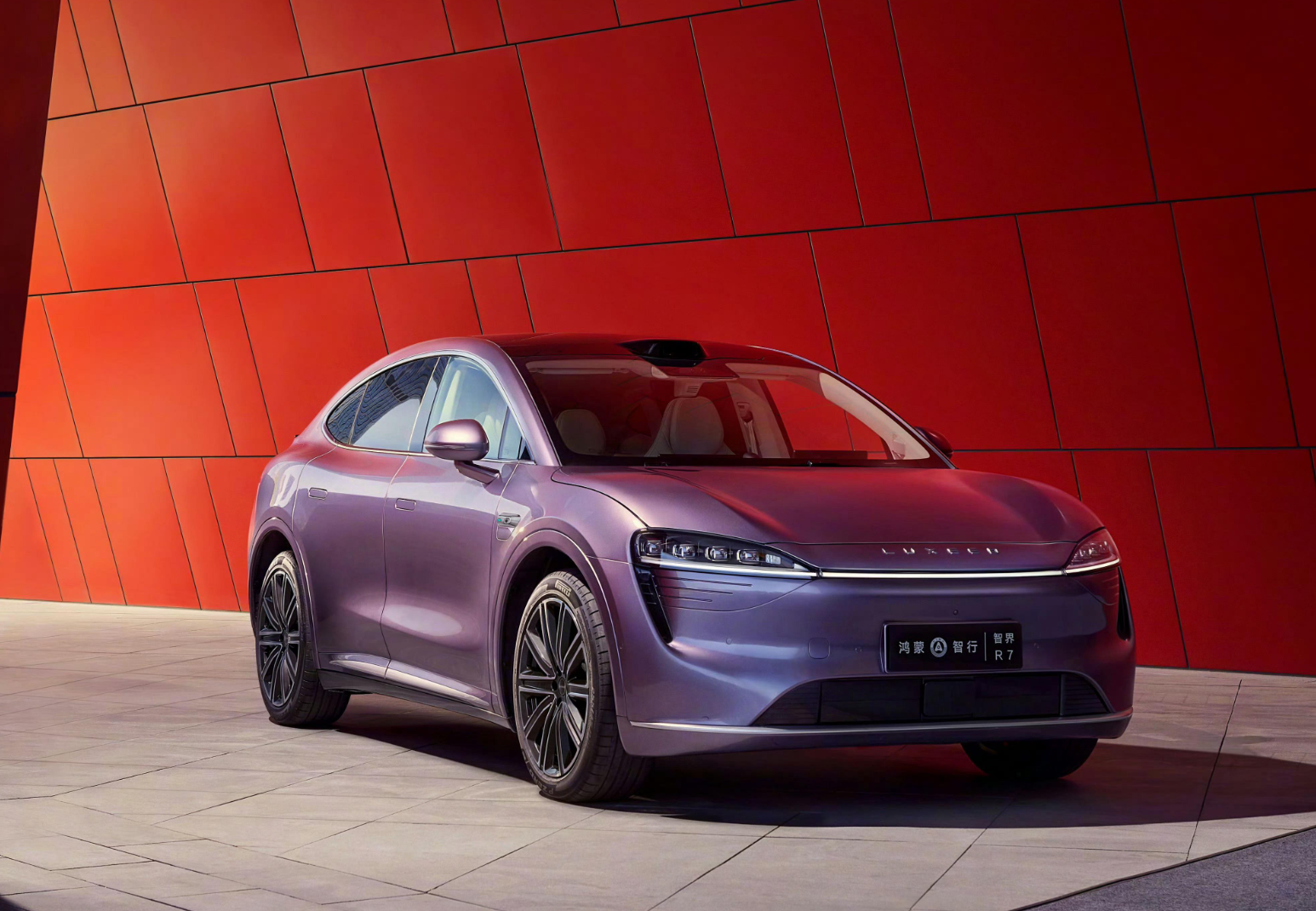 续航升级/动力提升！新款智界R7增程Max版和Ultra版开启预订