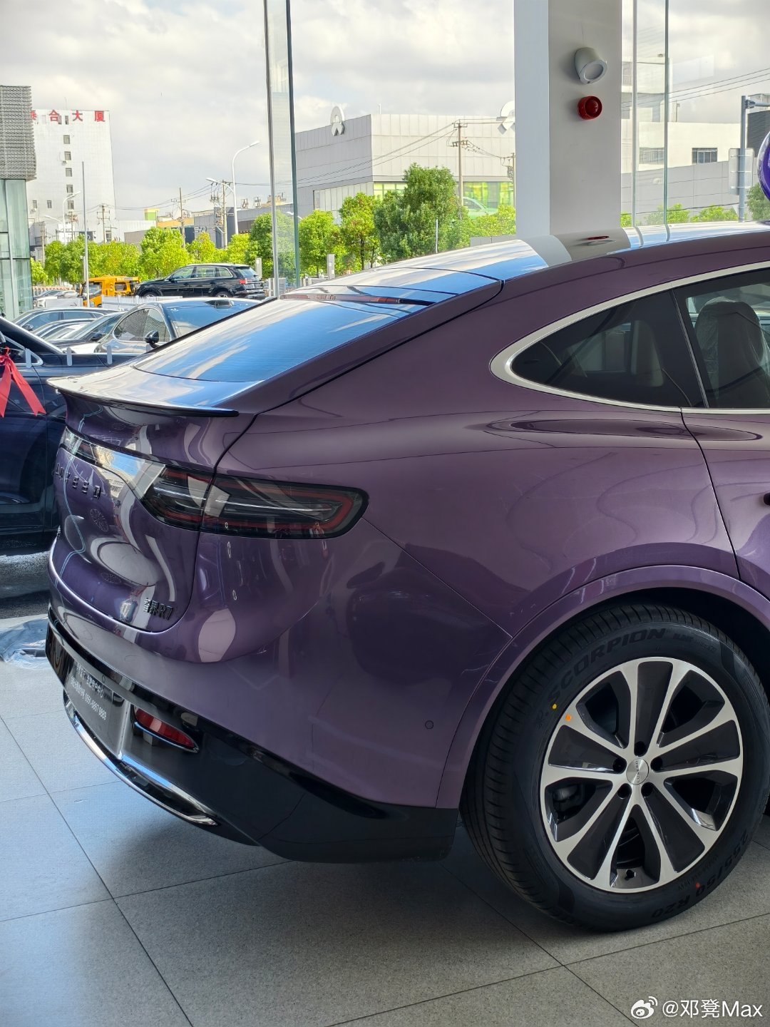 刘亦菲代言 智界R7增程版新车型开售:53.4度大电池续航超远