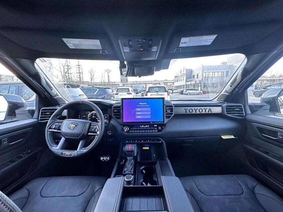 2024款丰田红杉5.7铂金版加版霸气归来 可分期!