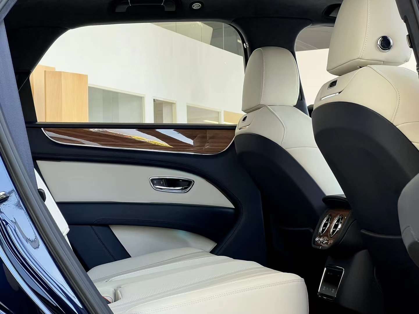 2024添越价格最低276万起售