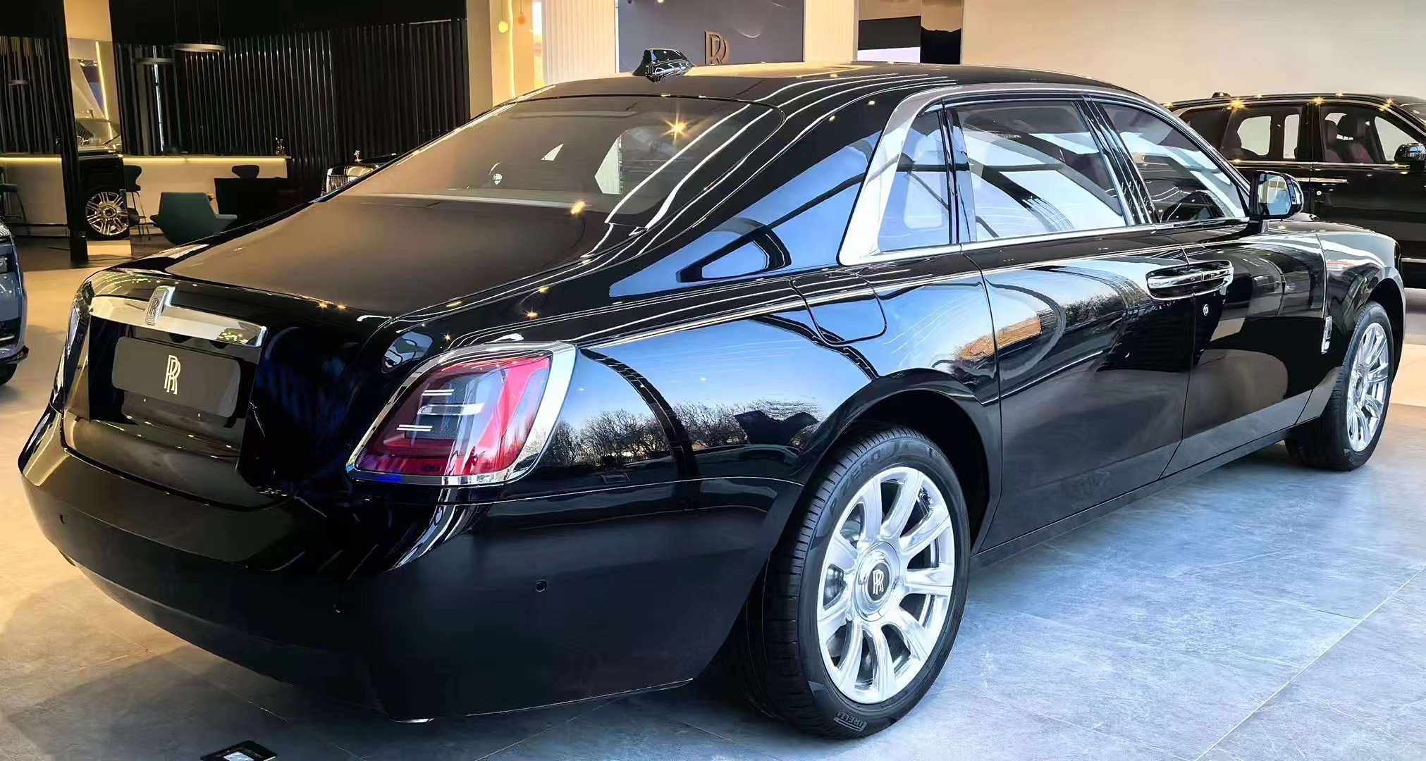 成都劳斯莱斯古思特价格最低503万起