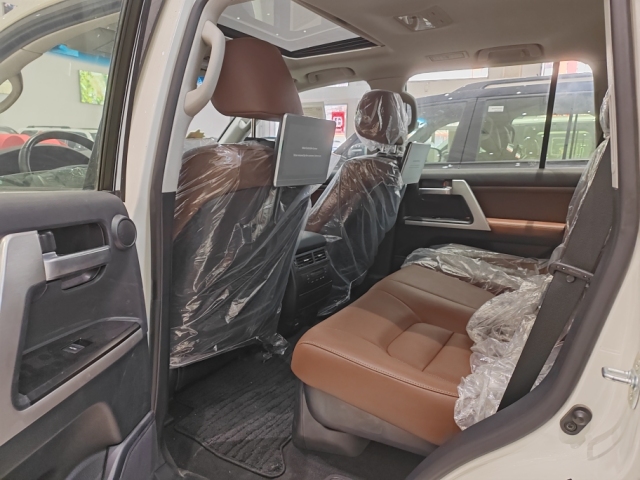 全新国六中东进口酷路泽5700惊爆价格