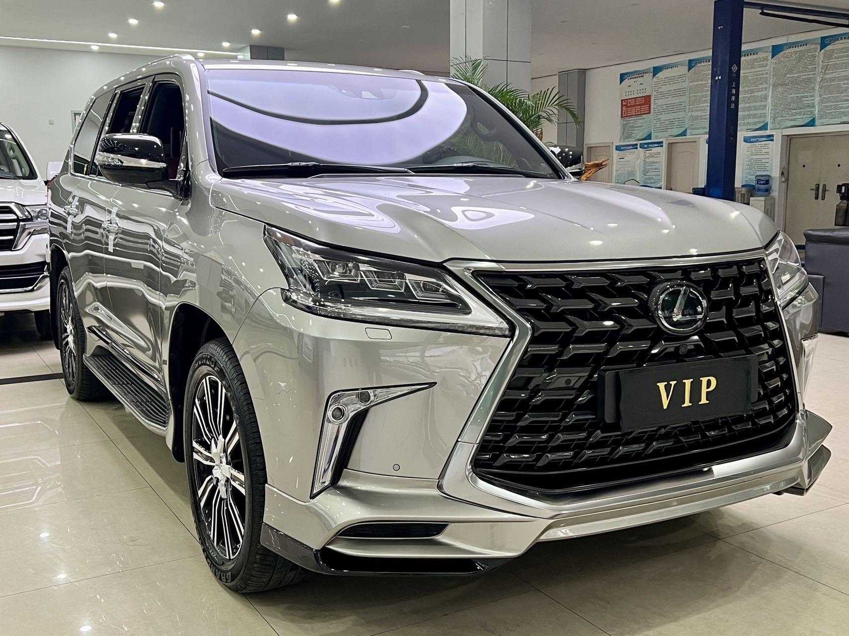 成都平行进口雷克萨斯LX570中东版降价促销 购车最高优惠40万