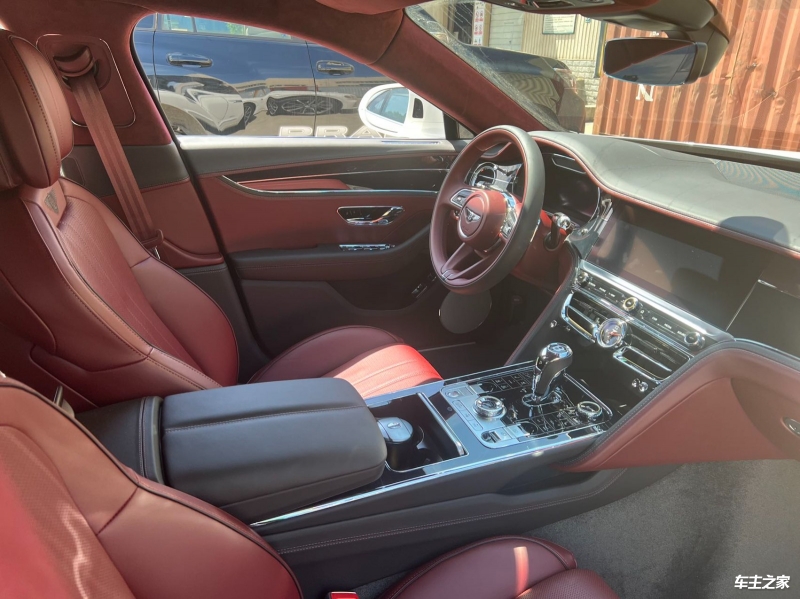 成都远卓名车公羊加版目前售价52万起 欢迎前来试驾