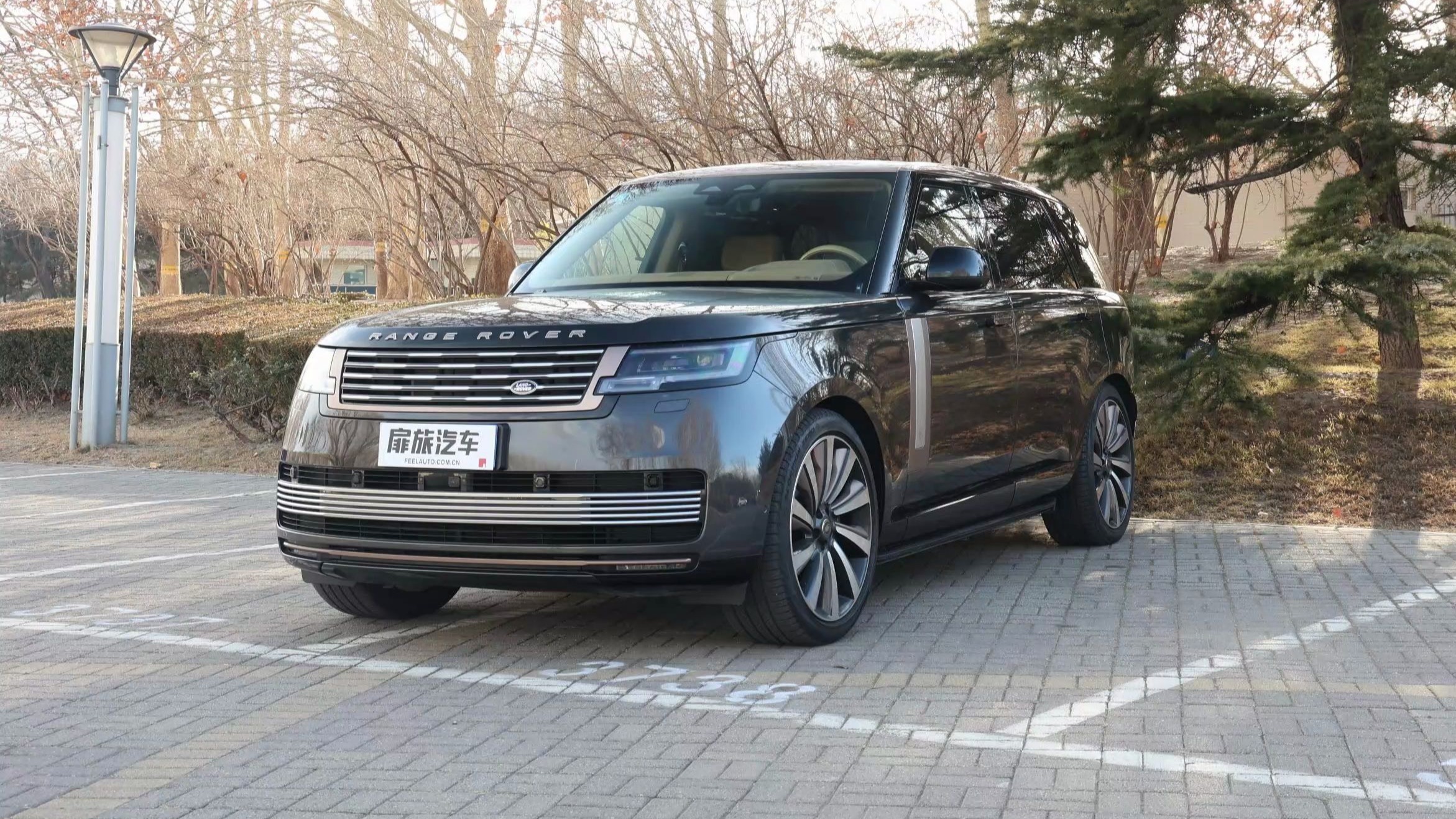 揽胜行政美版新款优惠37万 欢迎前来试驾