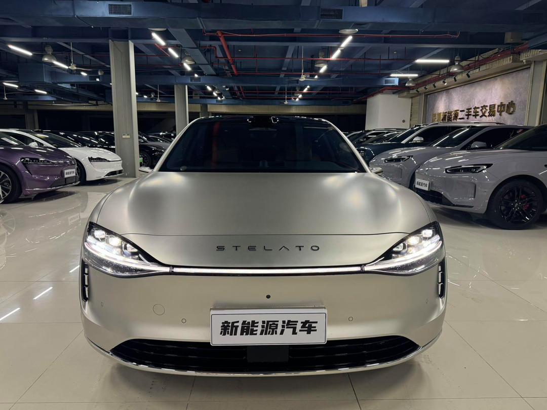 享界S9时速100km智驾前后轮同时爆胎 车主：完全没感觉