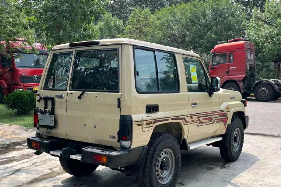 成都兰德酷路泽中东版提供试乘试驾 直降35.2万