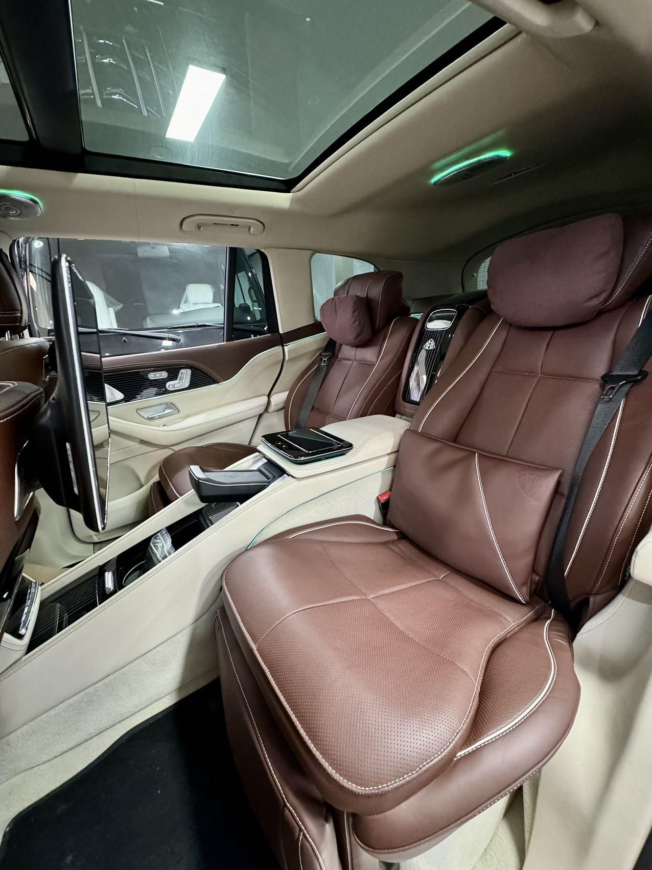 22款迈巴赫S580极致奢华 真丝白特别真皮座椅