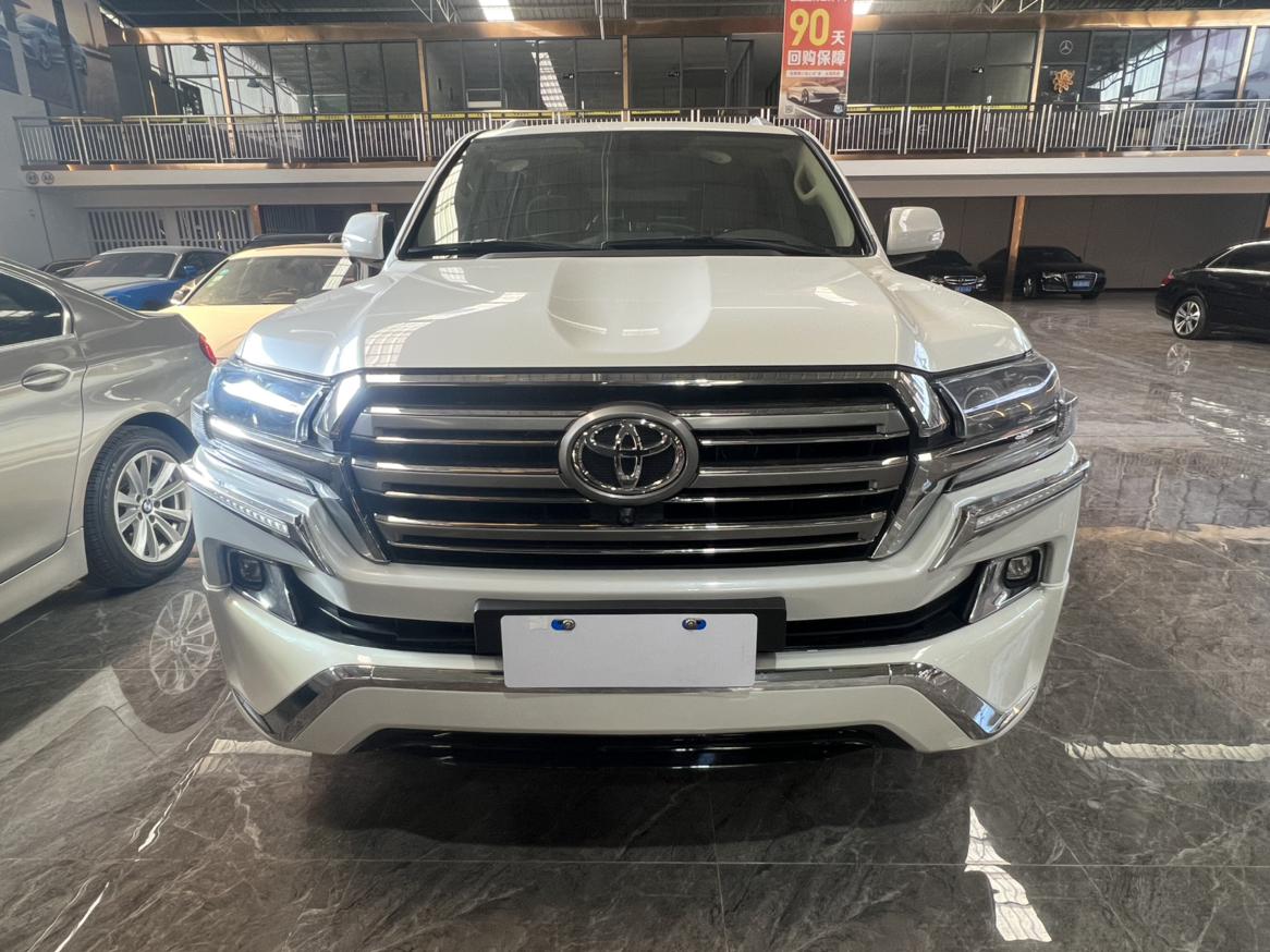 平行进口丰田兰德酷路泽中东版提供试乘试驾 限时优惠高达35.2万元