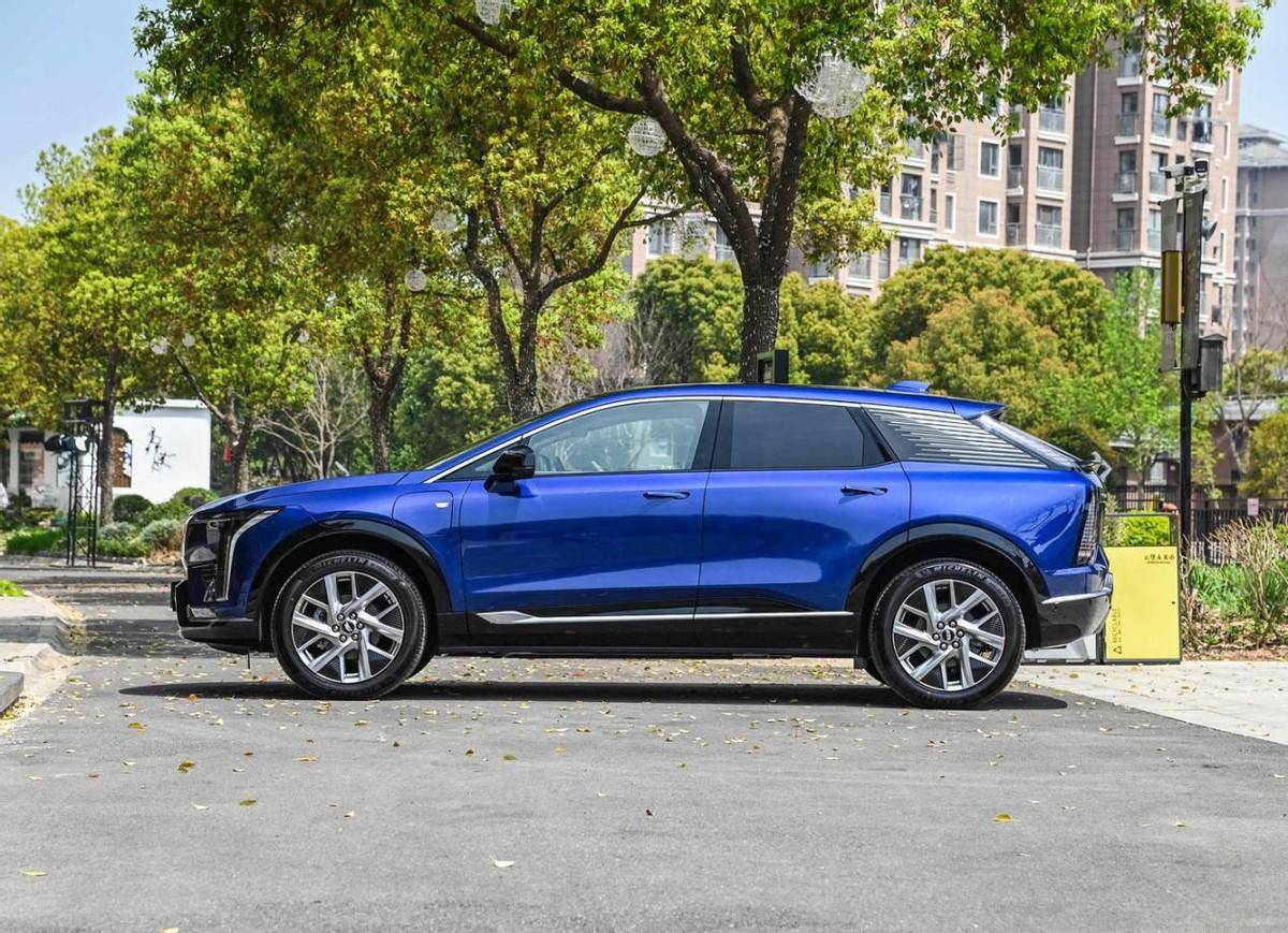 美系豪华性能SUV！凯迪拉克IQ傲歌-V发布：搭载双电机四驱