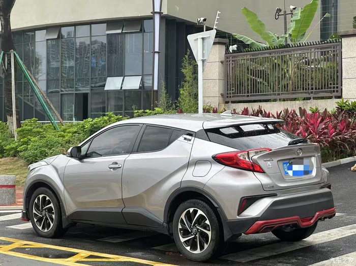 邛崃奕泽IZOA降3.00万 最低仅售11.98万